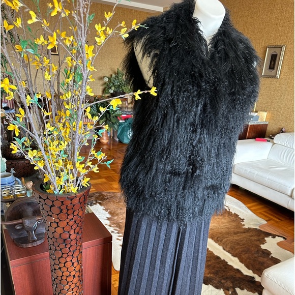 SOLDNew MICHAEL Michael KORS 100% Real Mongolian Shaggy Curly Lamb fur VEST .s S - Picture 2 of 13
